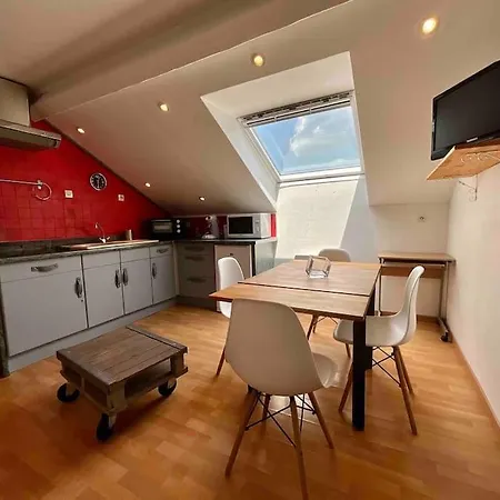 Appartement Logis Mansardes, 3* Avec Terrasse A