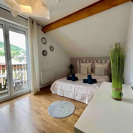 Logis Mansardes, 3* Avec Terrasse A Apartment *